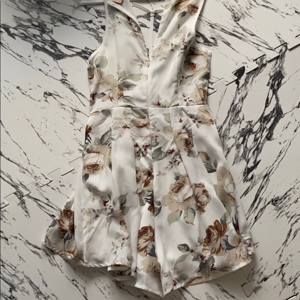 Romper - Picture 3 of 4